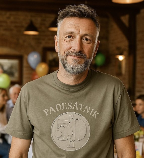 FajnTričko.cz nabízí sortiment originálních dárků - trička, mikiny i hrnky pro každého s tisícovkou motivů